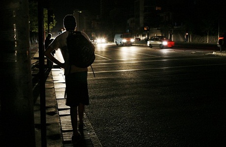 Fallo eléctrico dejó a oscuras a 10 millones de chilenos