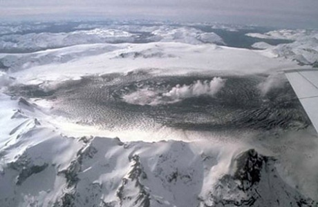 Decretan la alerta roja ante posible erupción del volcán Hudson