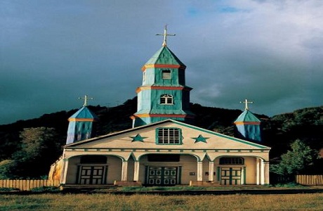 Las Iglesias de Chiloé y el Río Futaleufú postulados a Maravillas Pop