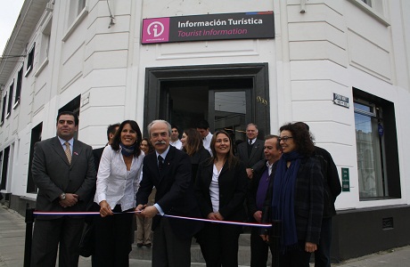 Inauguran moderna oficina turística en Punta Arenas