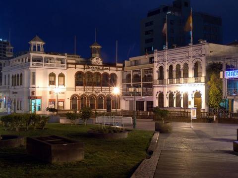 plaza-en-iquique.jpg